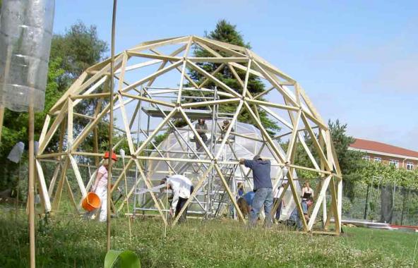 East of Eden (2004 – 2006). Lucy Stockton-Smith & Arts Catalyst with staff and students at Sandwich Technology School in Kent.
